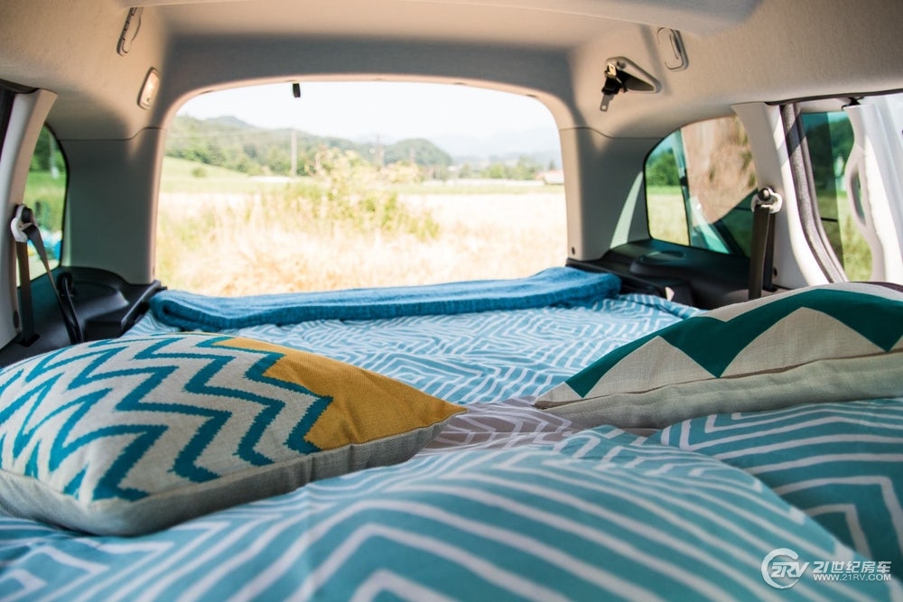 露营经济概念涨3.09%，主力资金净流入32股