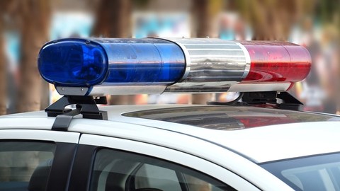 成都警方通报持刀伤人事件：因感情纠纷，伤人后自伤