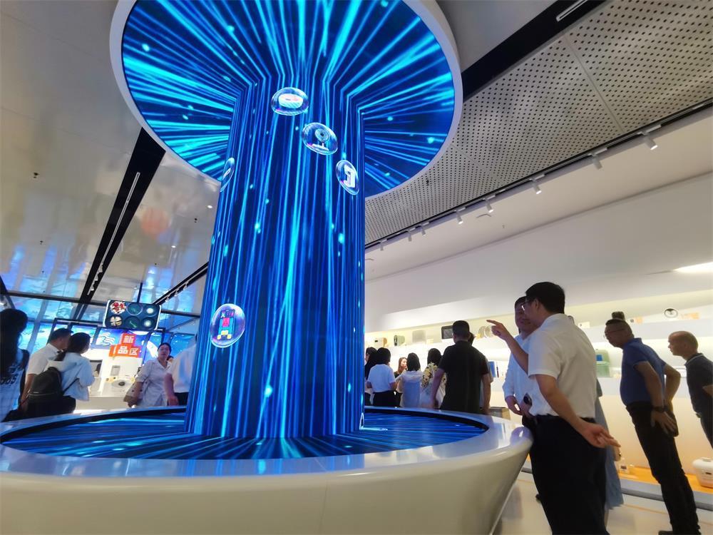 LV“巨轮”驶进上海市中心的幕后｜微视角・新气象――一线调研行