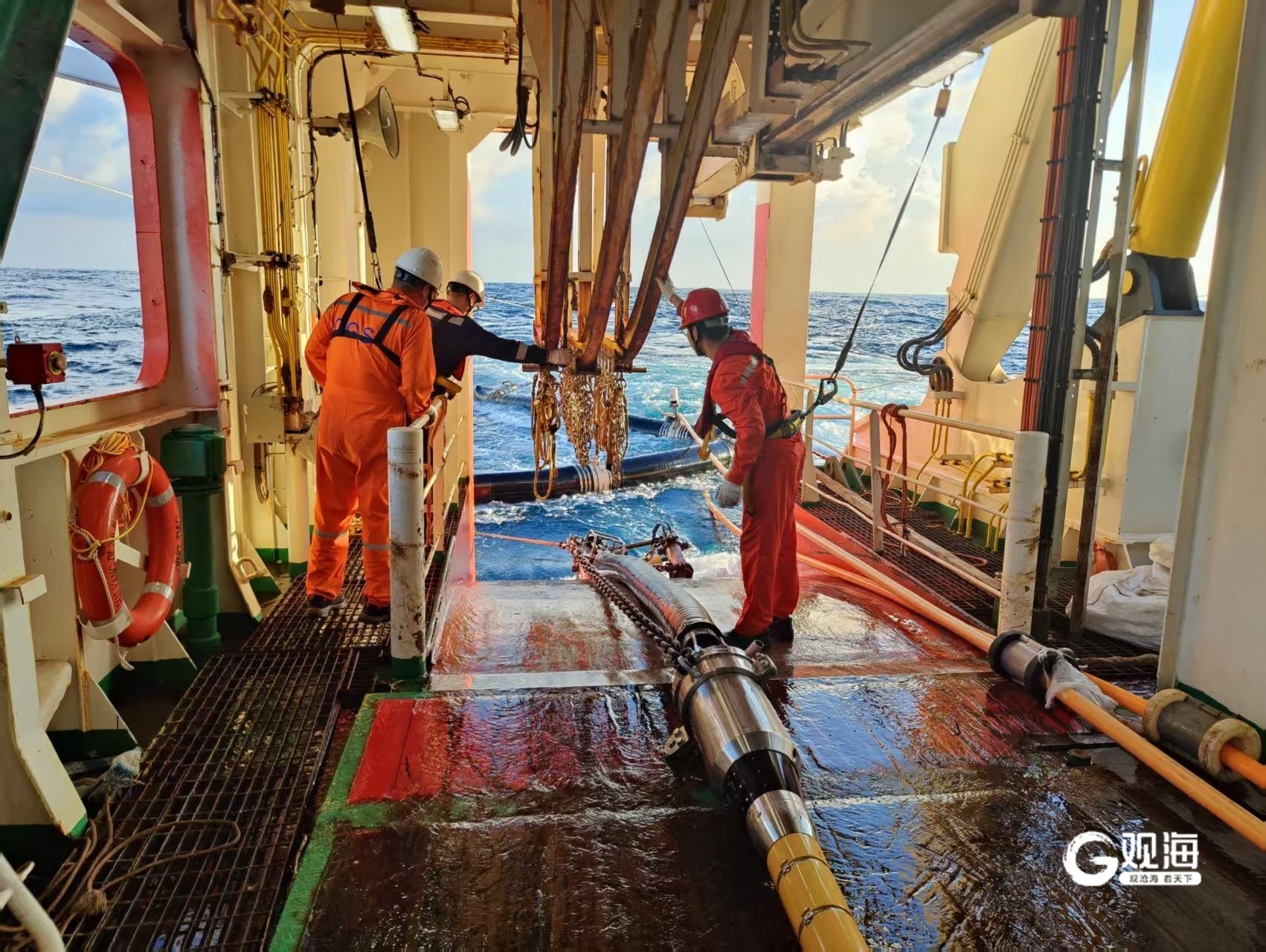 能源强国建设系列谈丨挺进深蓝的科技脊梁：探寻中国海洋油气高效开发的“核心密码”——专访中国海洋石油有限公司原副总裁、海洋油气高效开发全国重点实验室主任孙福街